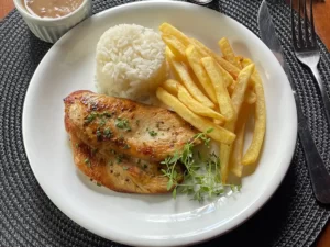 210 Filé de frango grelhado na manteiga de ervas zafferano bar e cozinha restaurante mogi mirim